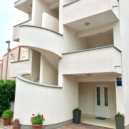 Apartmani Samec Novalja Exterior foto