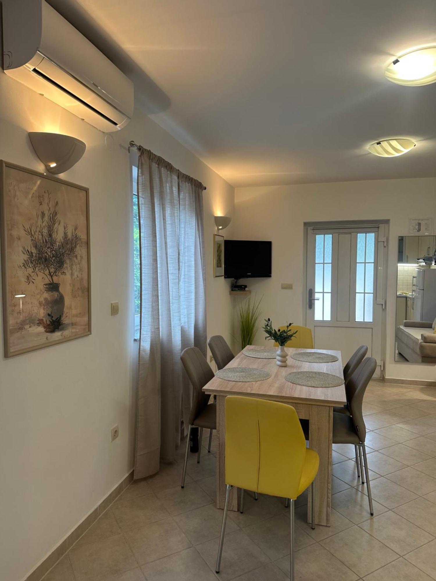 Apartmani Samec Novalja Exterior foto